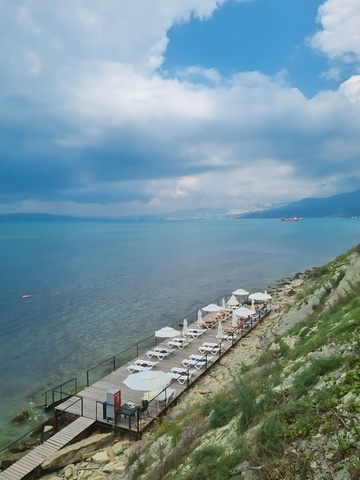 Путешествия помогают мне отвлечься от суеты и забыть обо всем на время.