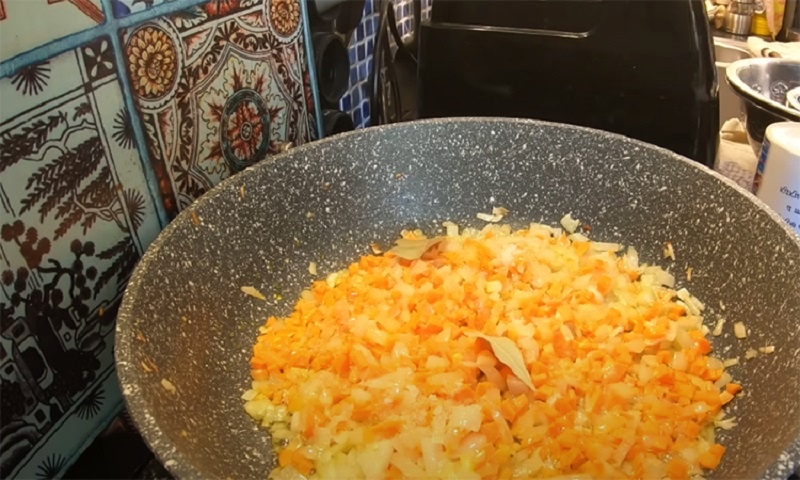 Болоньезе с кабачками: новый вариант любимого блюда без спагетти 