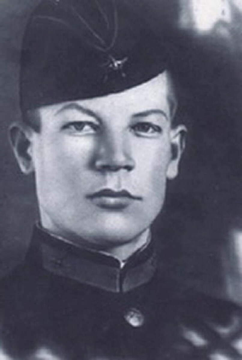 Василий Ермолаев