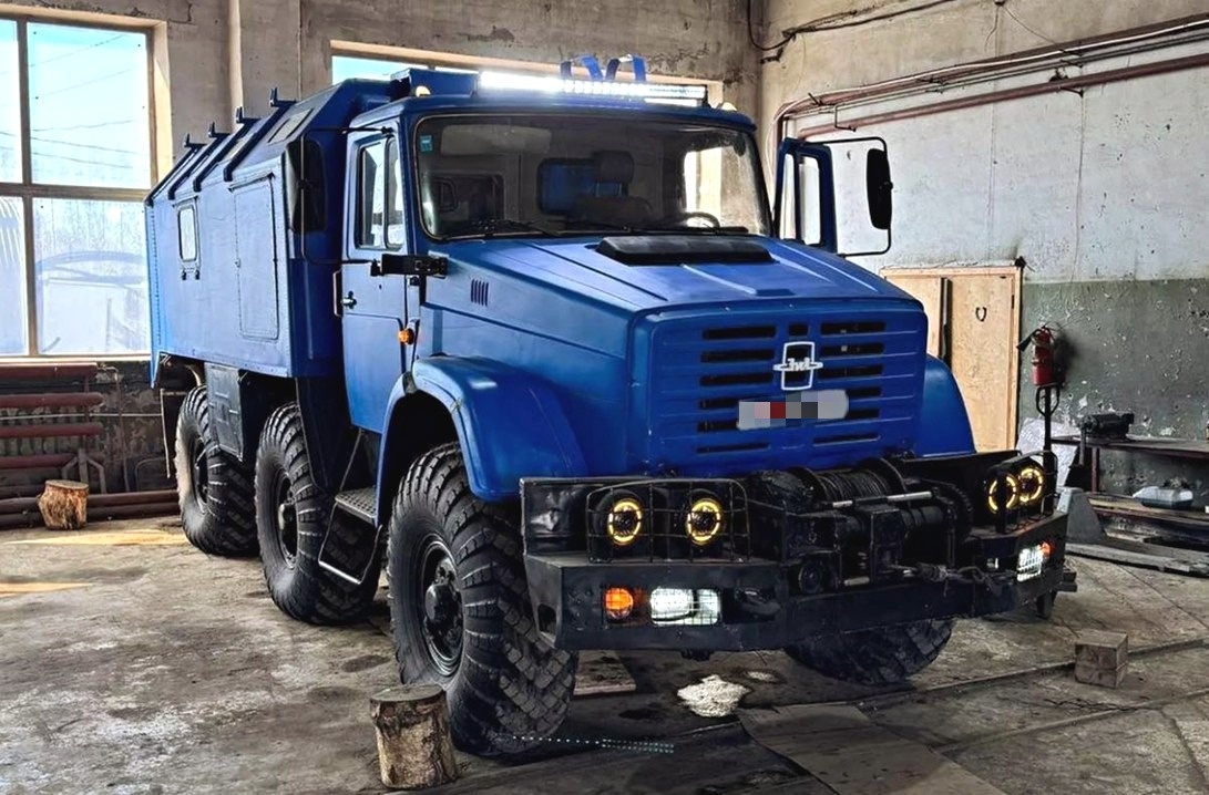 Редкий ЗИЛ-4974 с мотором Caterpillar появился в продаже. Всего таких было выпущено 50 штук
