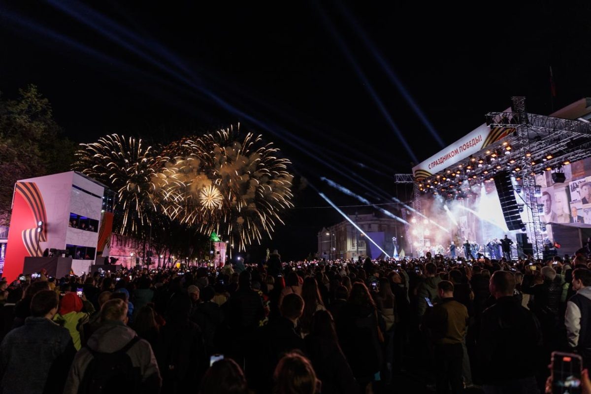    Сестры Дина и Арина Аверины примут участие в театрализованном шоу Ильи Авербуха, посвященном 80-летию Победы