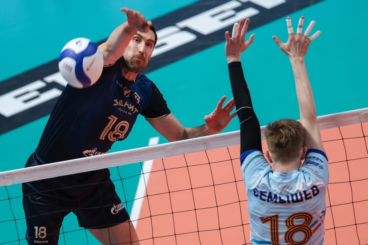    Максим Михайлов в атаке / фото: Сергей Елагин, zenit-kazan.com