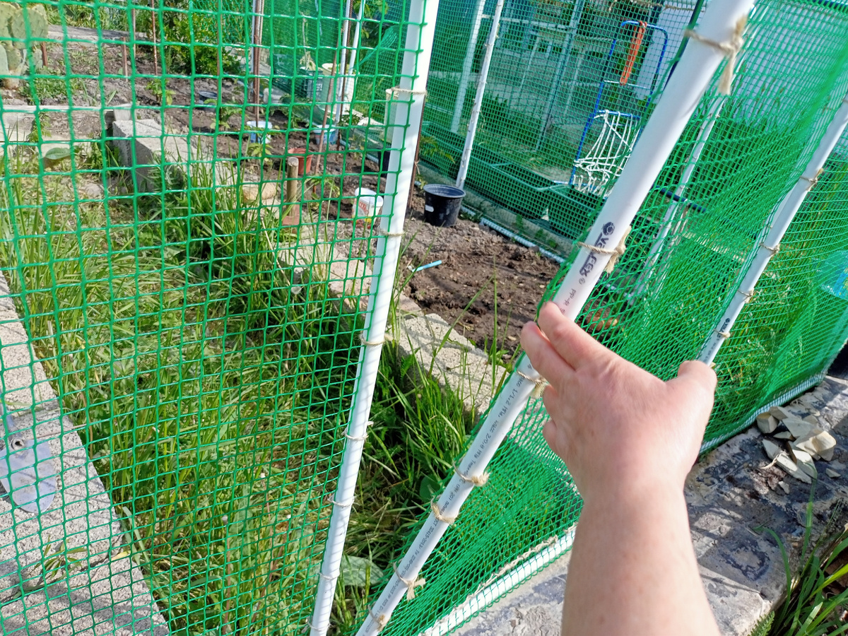 Хлипкая, но легкая конструкция