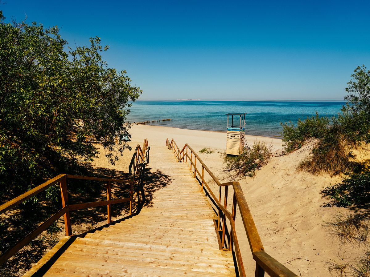 Пляжи Калининградской области в ожидании наплыва туристов. Фотограф Михаил Рябинин.