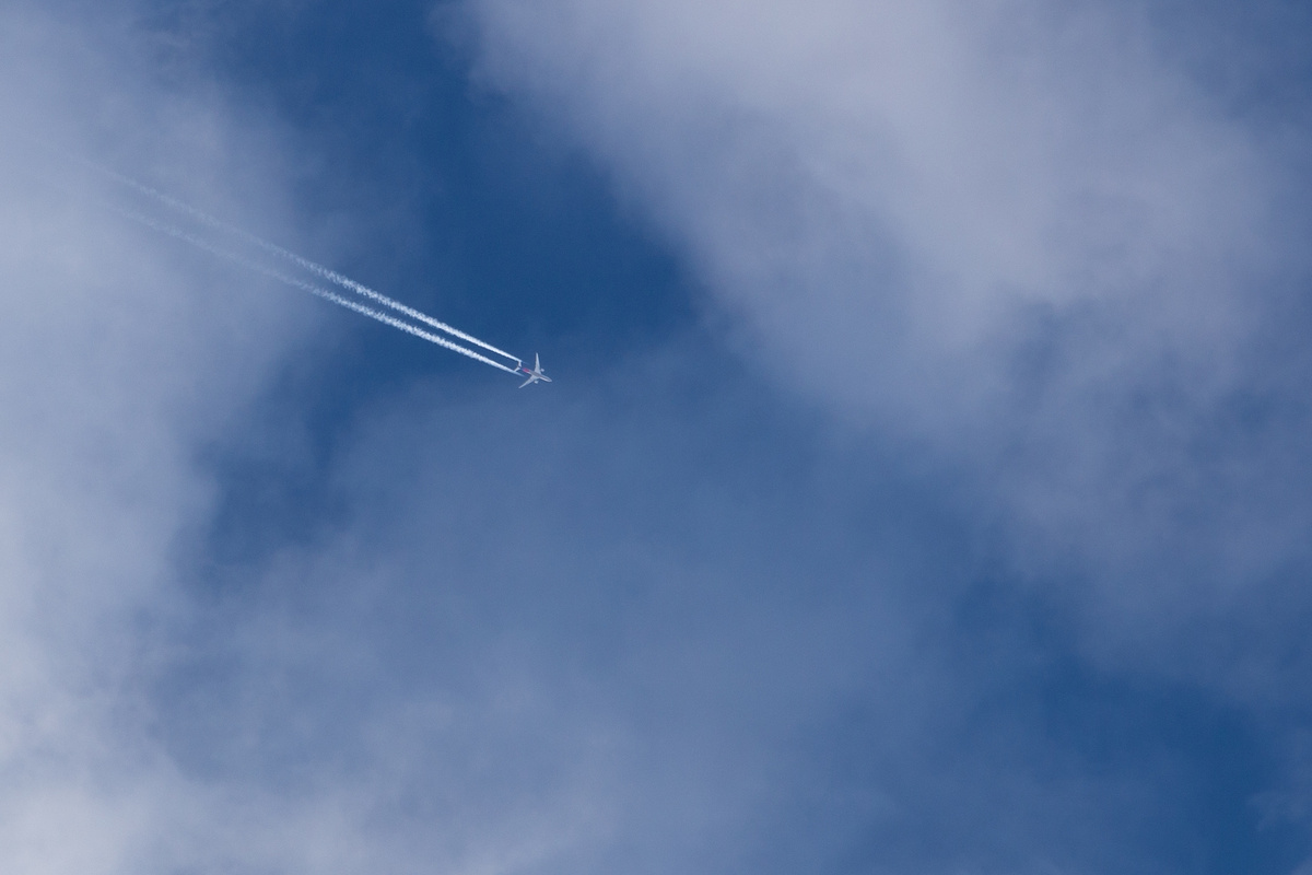   Самолет в небе