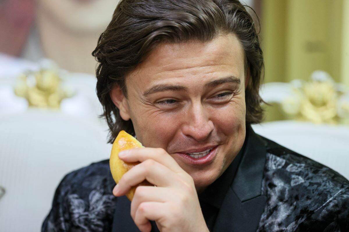     None GloballookPress