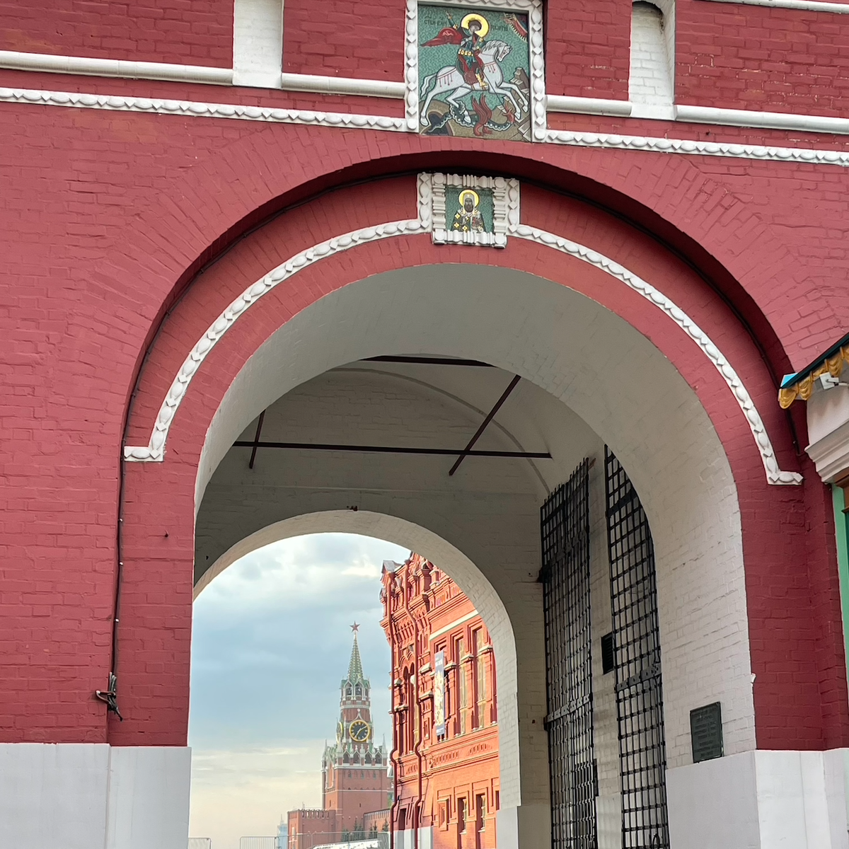 Листайте галерею, там кадры прекрасной Москвы