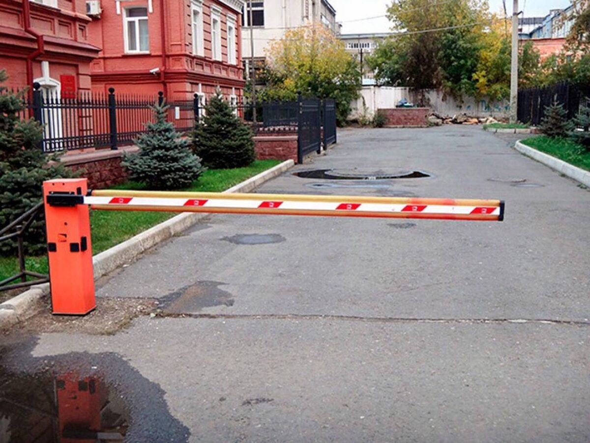 Автоматический шлагбаум