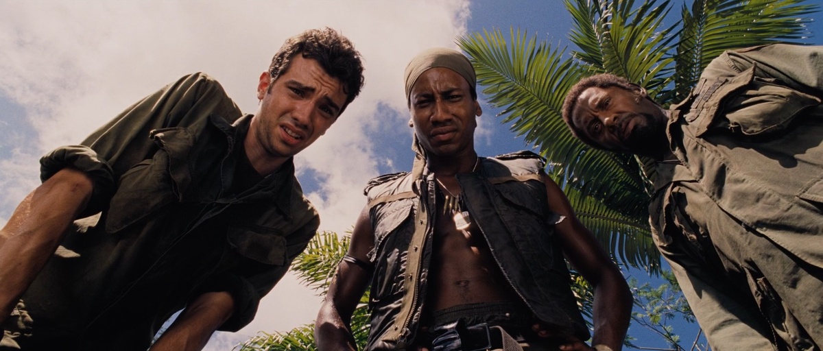 На роль Альпа Чино приглашали Ясина Бея (он же Мос Деф) и Кевина Харта. Харт отказался, заявив что никогда в жизни не станет целовать мужчину на экране. А на фоне культуры отмены переобулся, объяснив отказ тем, что сомневался, что сможет достоверно сыграть гея.