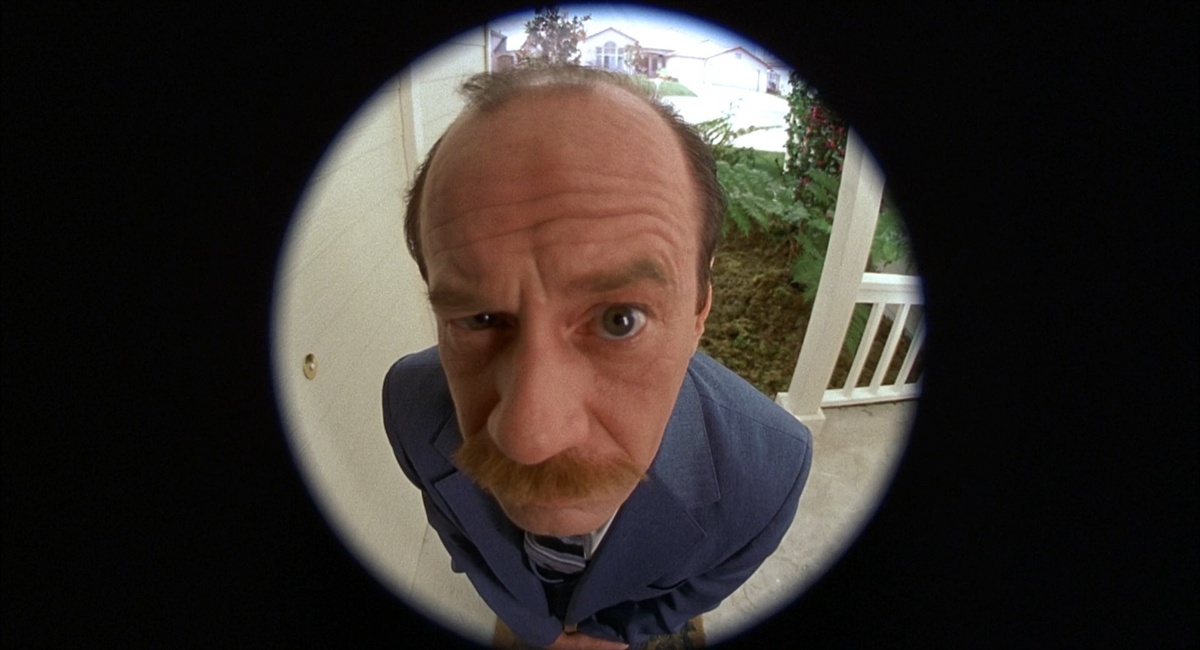 Фильм встретили очень разгромной критикой, и он вышел ограниченным прокатом. В основном критиковали за аморальность и немотивированное ультранасилие. 