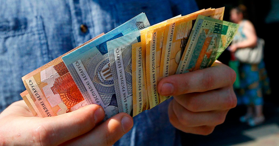     В Беларуси подняли премии работникам сельского хозяйства. За что можно получить 20 базовых?