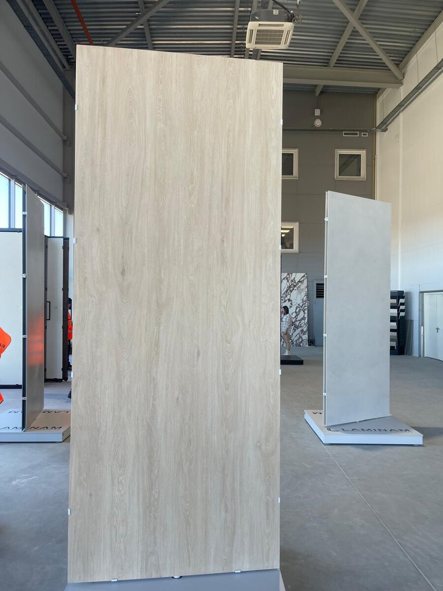 Фото с экскурсии на заводе Laminam в Калужской области