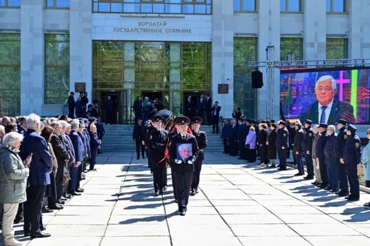    Уфа простилась с бывшим мэром и депутатом Госдумы Павлом Качкаевым