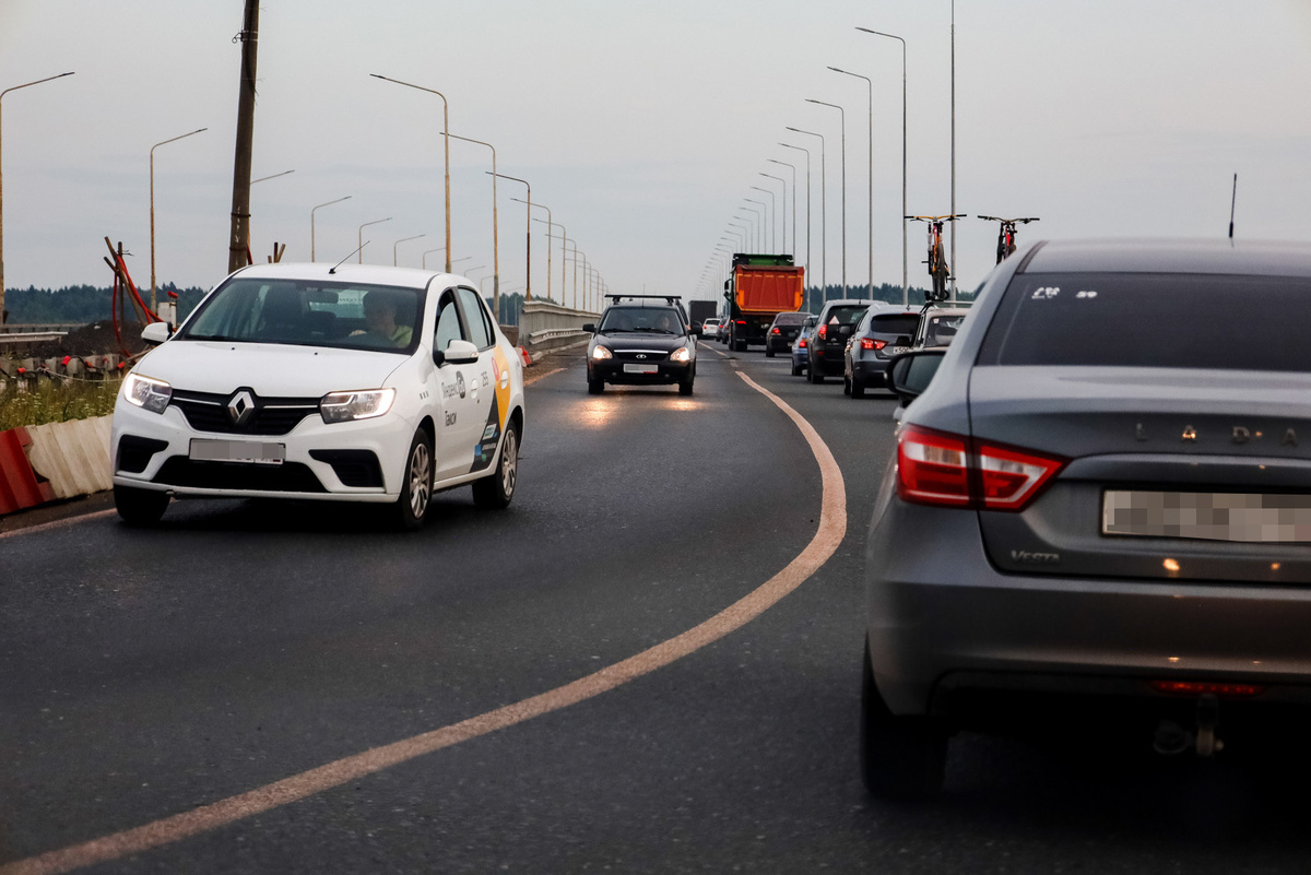 Заторы на основных магистралях города образовались утром 7 мая.  Фото: Фото: ФедералПресс / Елена Майорова