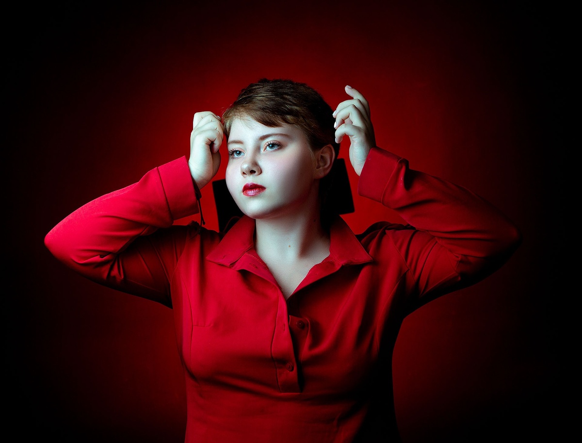    Делайте крупные портреты или портреты по грудь, по пояс. Тогда акцент будет на декольте, талии, лице, руках, а не на фигуре / Фото: Елизавета Чечевица