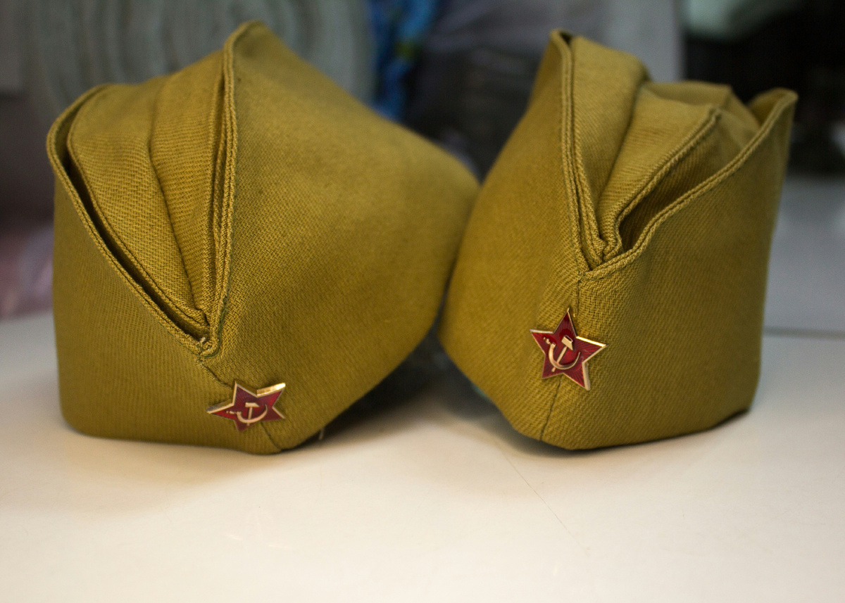 "Выстрел грянет,
Ворон кружит...
Твой дружок в бурьяне
Неживой лежит."(с) Фото: Unsplash