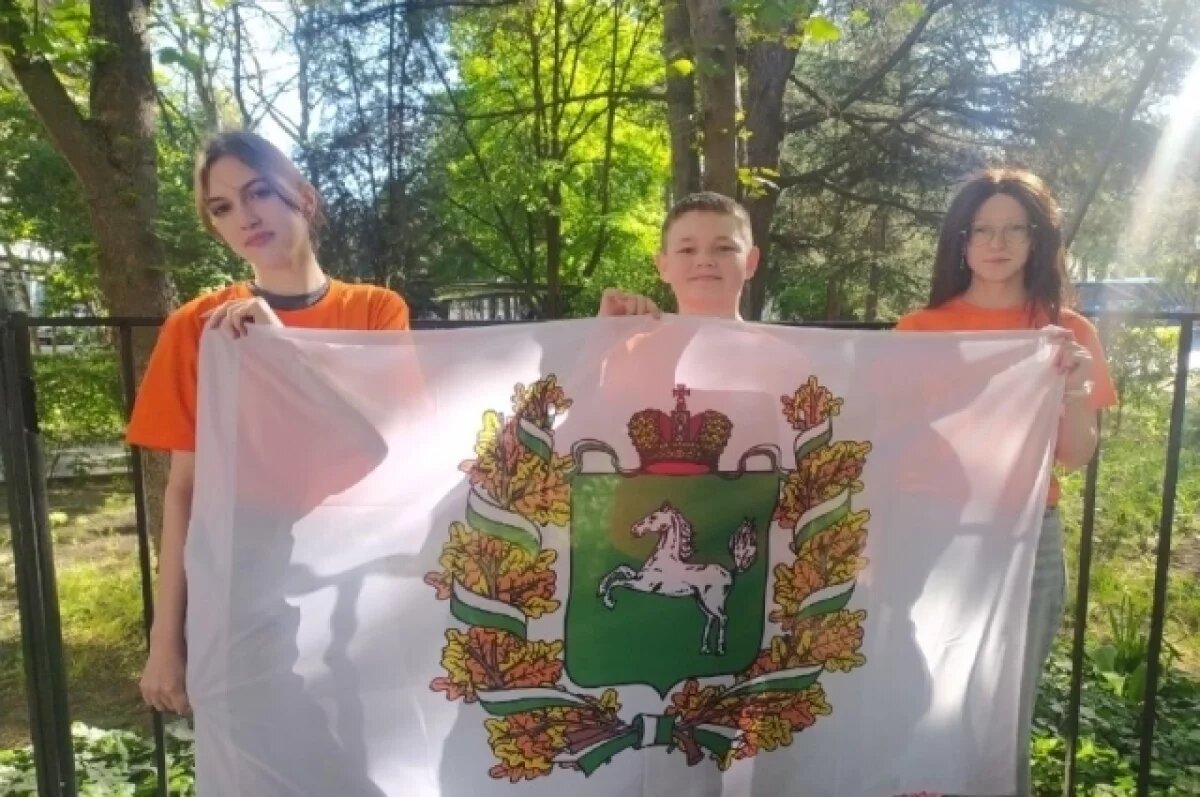    Томские школьники участвуют в «Живой классике в лагере «Артек»