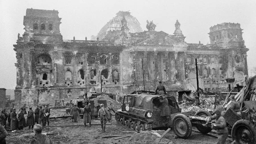 Поверженный Берлин в мае 1945.
