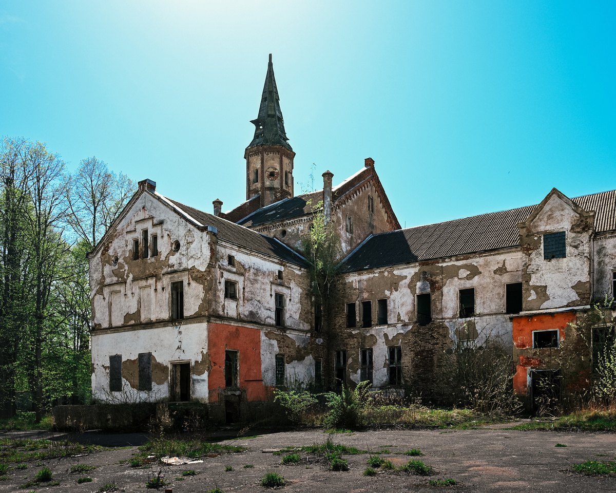 Заброшенный комплекс психиатрической больницы Алленберг. Калининградская область. Фотограф Михаил Рябинин