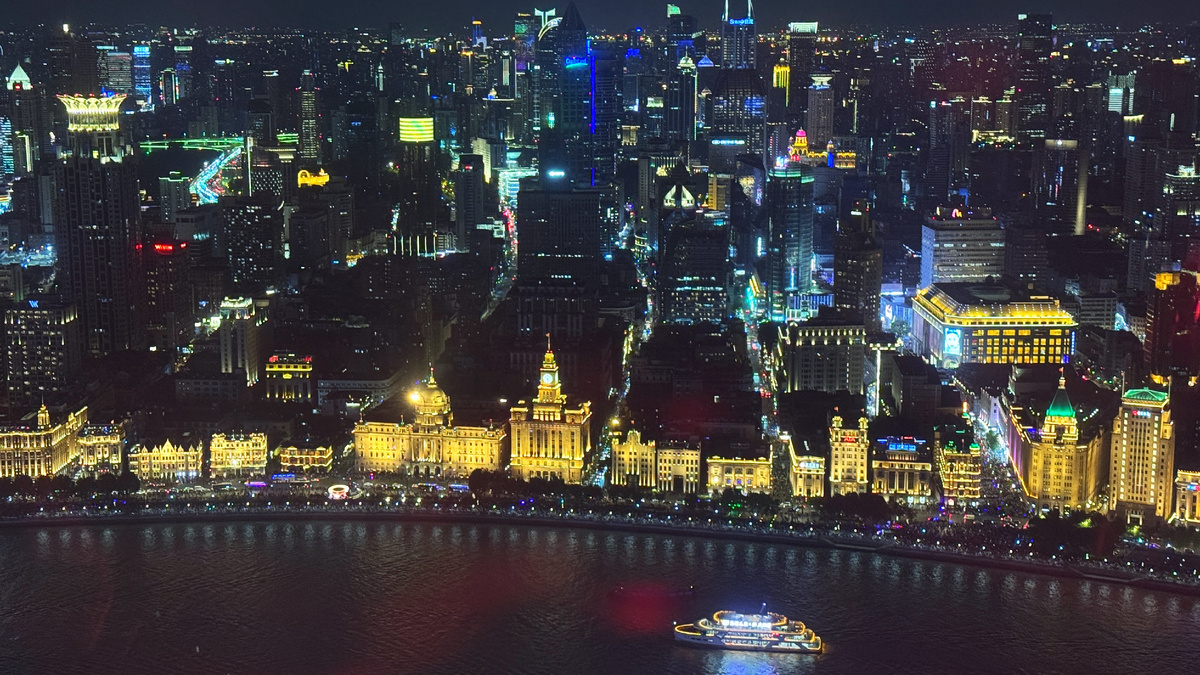 Ночной Шанхай с телебашни «Жемчужина востока» или «Восточная жемчужина» 