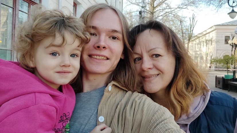 «Русских вырезали целыми семьями»: уехавшая из Узбекистана русская семья не может получить российское гражданство