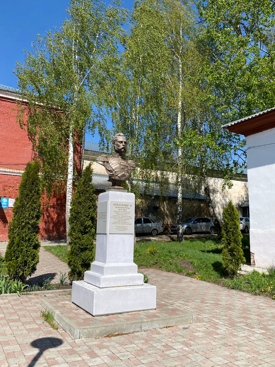 В Венёв во время путешествия по России заезжал Александр Второй еще в бытность свою цесаревичем