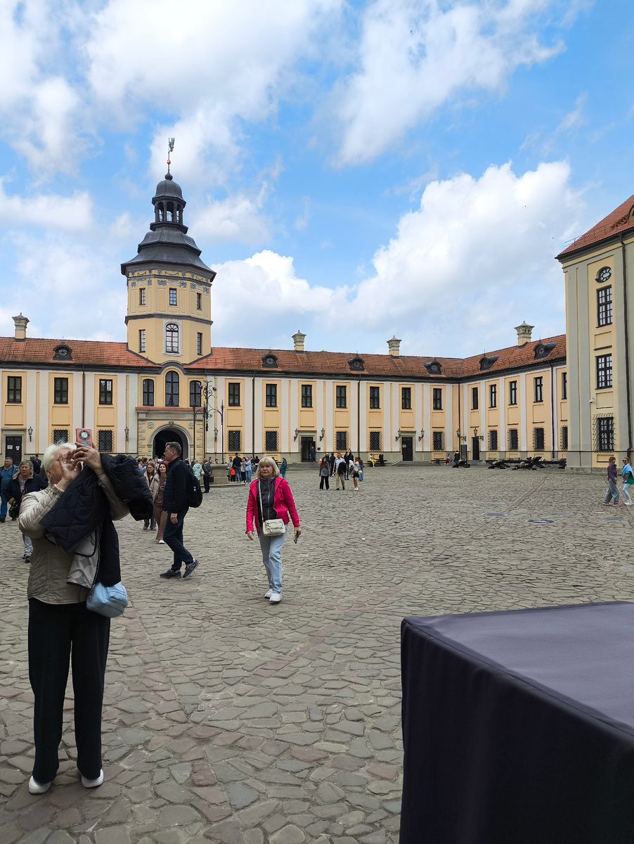 Фото автора. Несвиж. Дворцово - замковый комплекс.