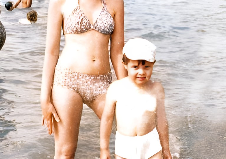 Известные личности на старых фотографиях, а так же просто ретро-снимки которые любопытно посмотреть и узнать что-то новое!