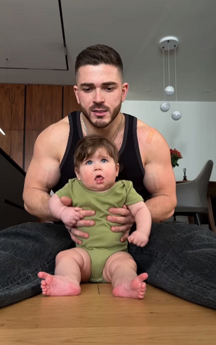 Роман Капаклы с дочкой Мией. Фото: соцсети