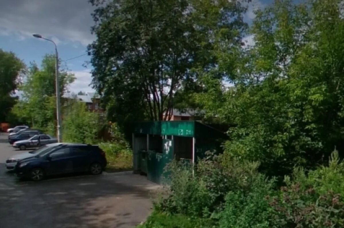    На панораме «Яндекс.Карт» баки видны с улицы Черняховского