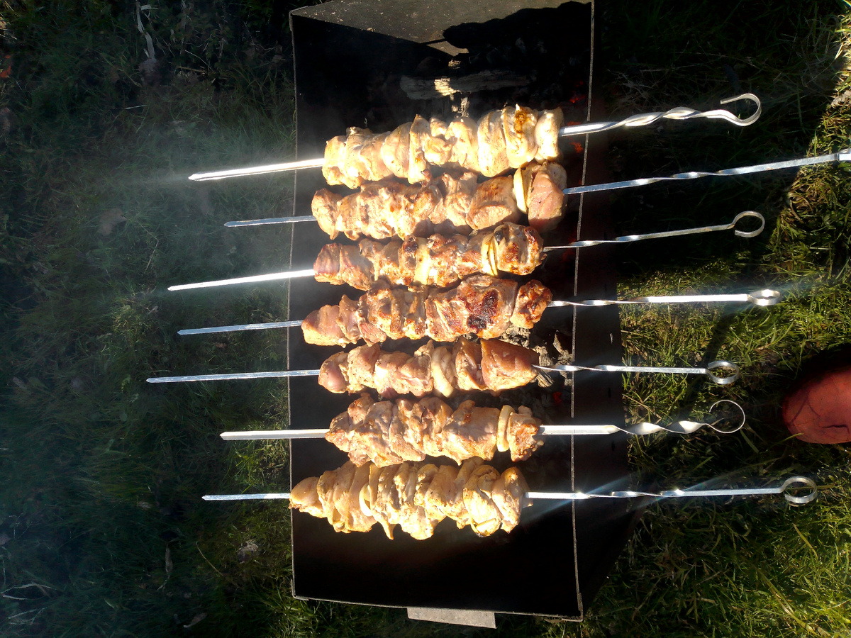 жарим шашлыки