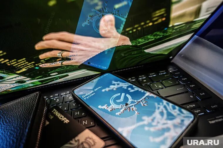 Сбербанк разослал уведомления о сложностях с доступом в приложение. Фото: Руслан Яроцкий © URA.RU