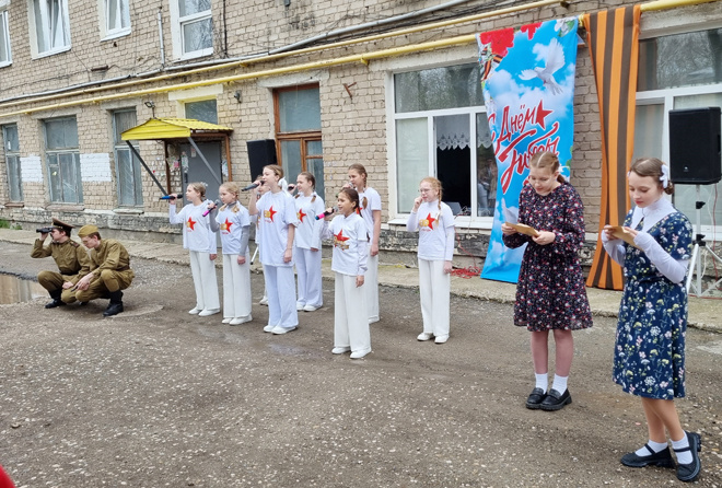 Номера в исполнении коллективов ДКЖ - это не просто песни, а маленькие театральные постановки