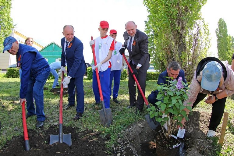    В Оренбурге в пятый раз прошла акция «Сад памяти» Антон Пичурин