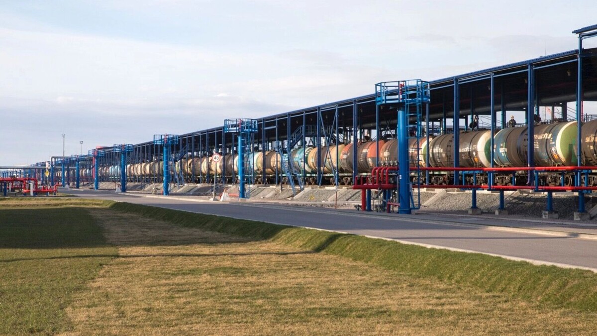 По итогам года на экспорте нефти бюджет потеряет 2,6 трлн рублей. Фото: Рябчиков Владимир. ТАСС