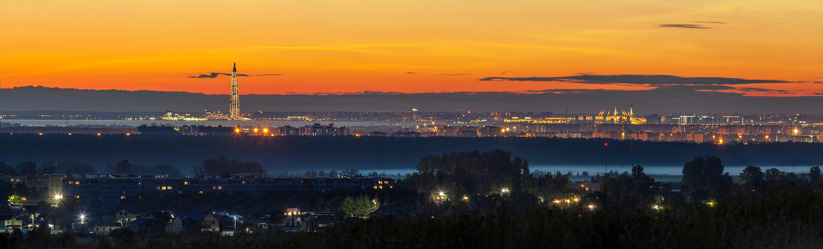 Саннкт-Петербург, 13.07.2020 (на фото: #Лахтацентр, #Финскийзалив, поселок #Аннино, #БалтийскаяЖемчужина)