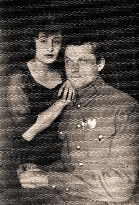 К Рокоссовский со своей женой Юлией. Фото 1928 г.