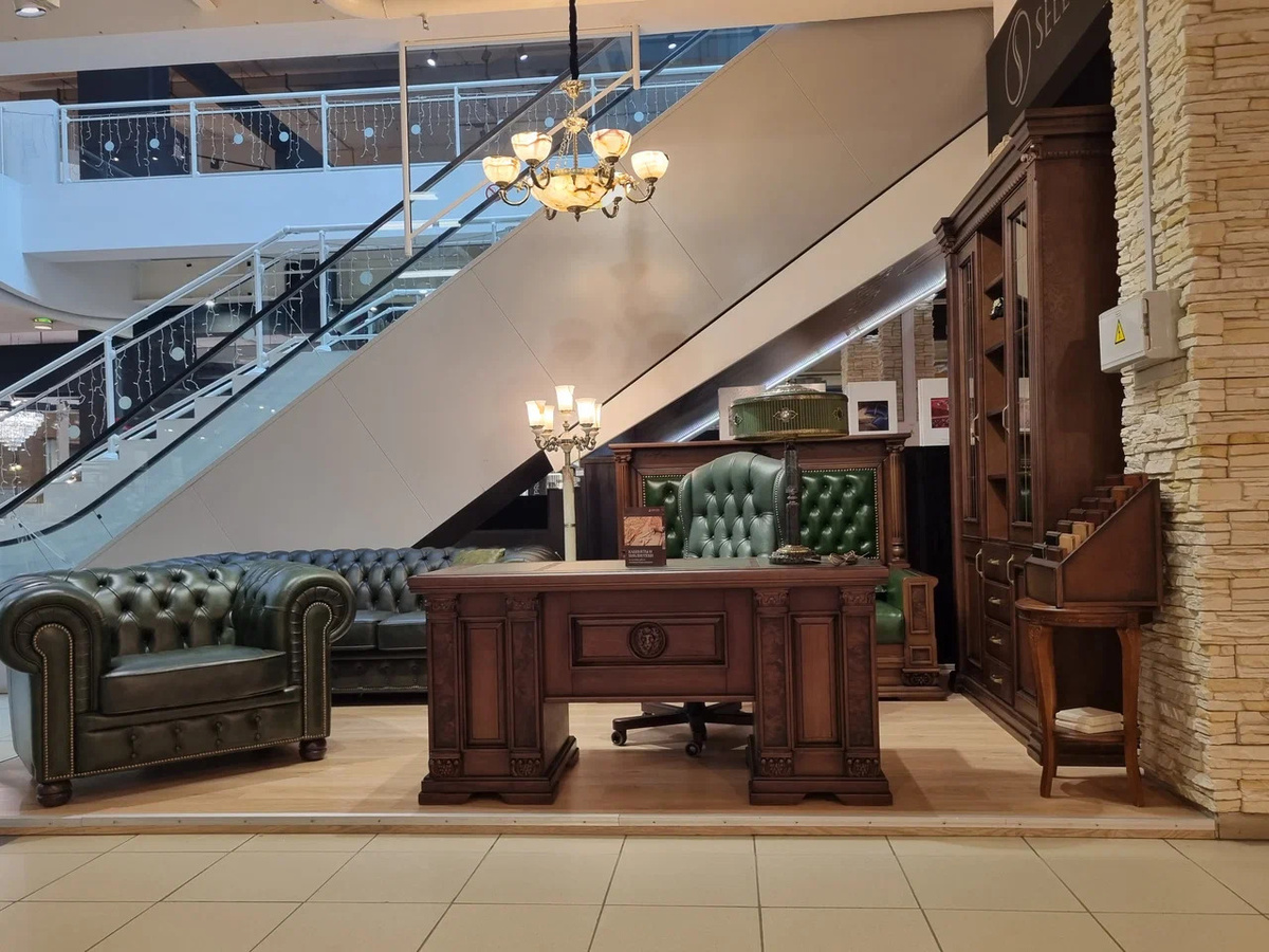 Кабинетная мебель «Грани стиля»: https://granistilia.ru/catalog/kabinety-pod-zakaz/