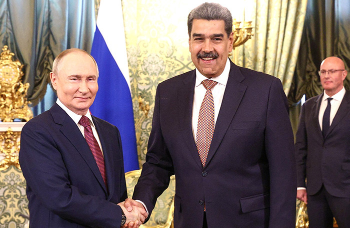    Владимир Путин и Николас Мадуро.пресс-служба президента России/Софья Сандурская/ТАСС
