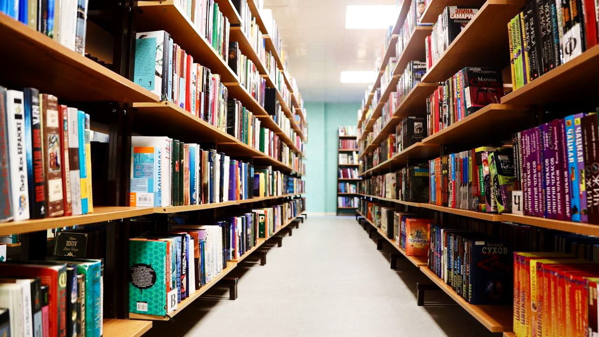    В Нижневартовске обновили старейшую библиотеку