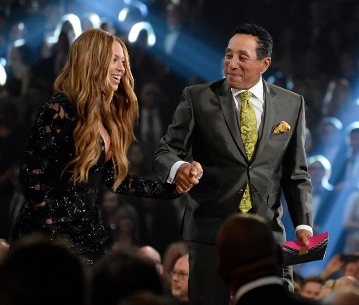    Бейонсе и Смоки РобинсонLegion-Media