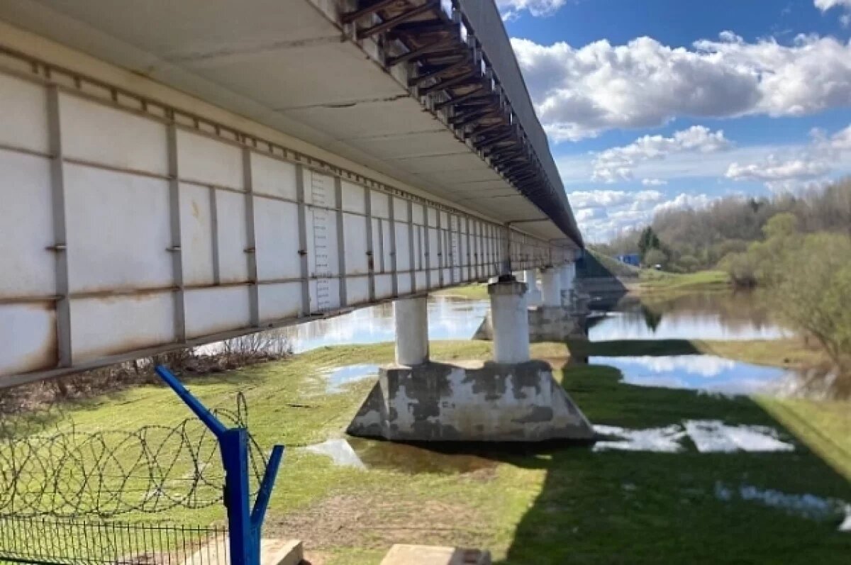    Впереди – мероприятия по укреплению опоры.