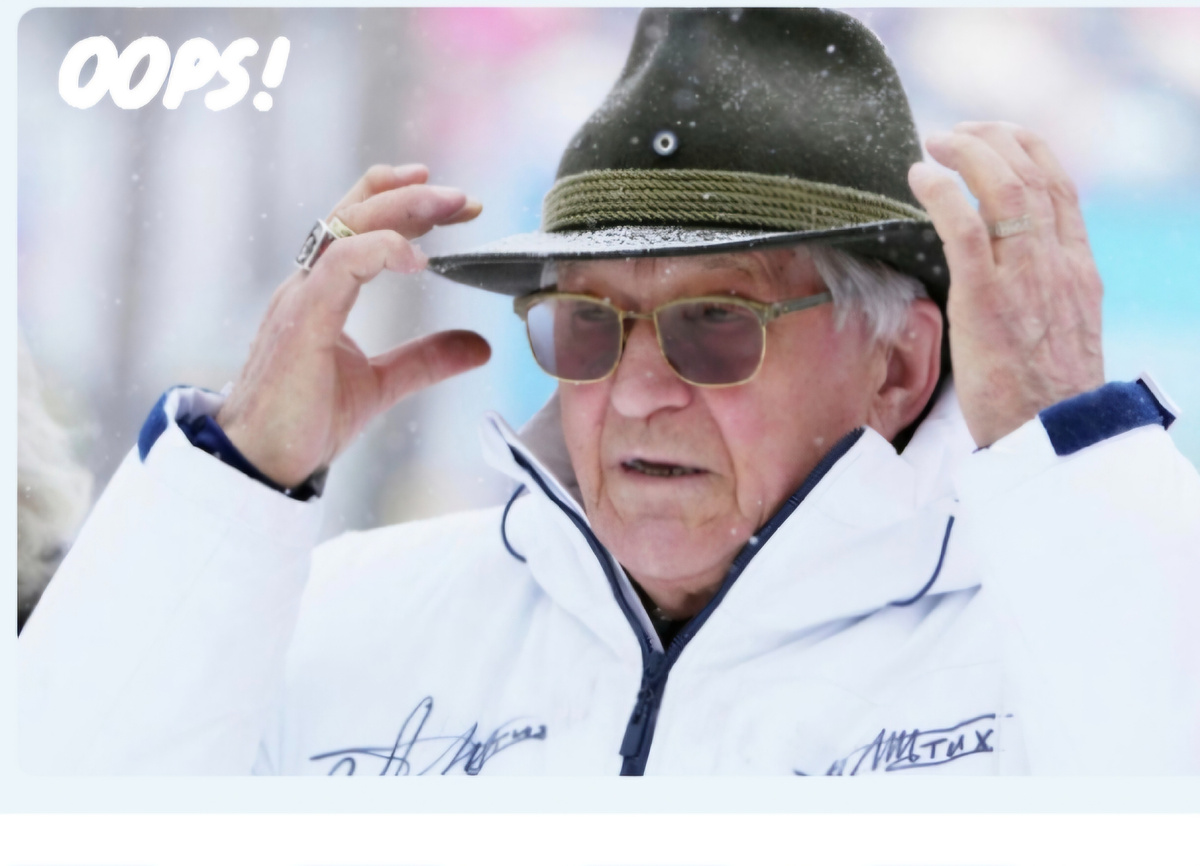 Ух ты, каков Тихонов в шляпе а-ля Михаил Боярский 😄