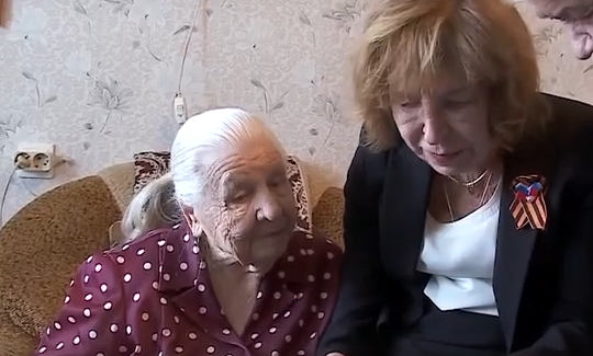     Депутаты красноярского горсовета поздравляют ветеранов с Днем Победы