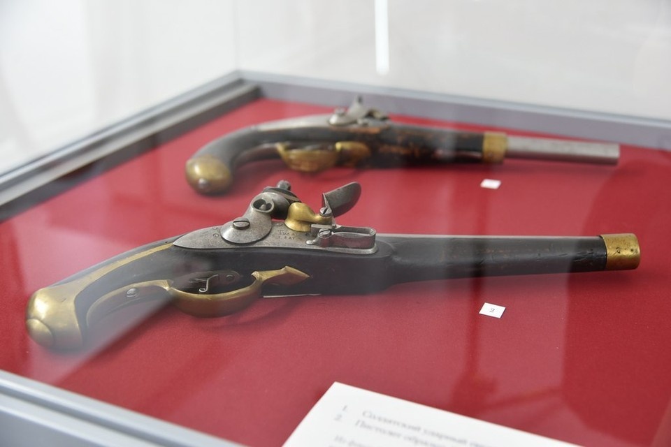    Старинные образцы оружия можно увидеть на выставке АКЗС