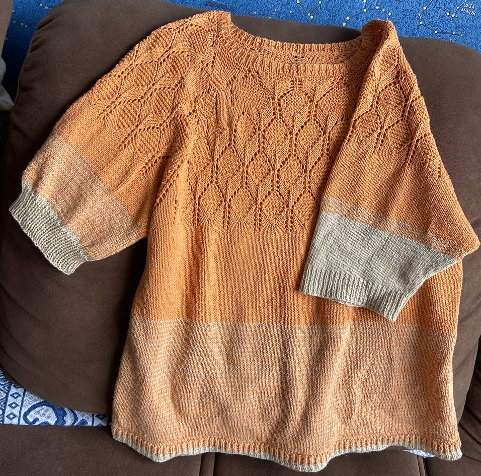 Фото в процессе. Можно сравнить рукава: слева - стало, справа - было