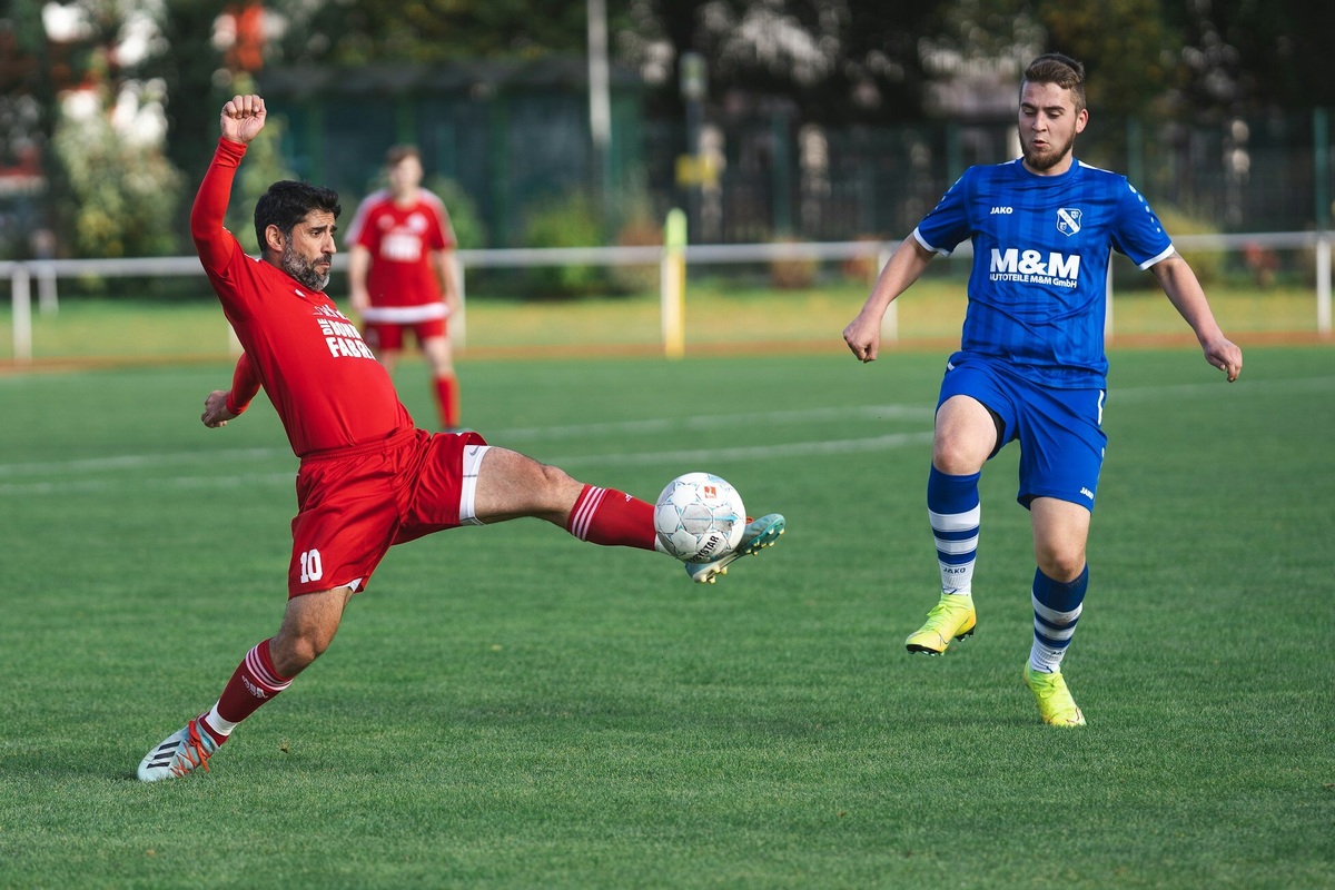     Родина футбола под вопросом: в Шотландии обнаружили игровое поле XVII века