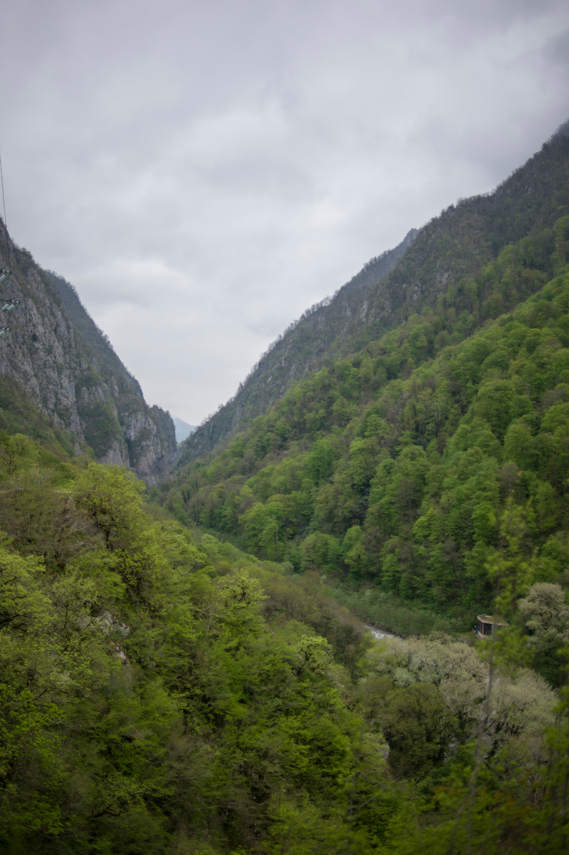 Раньше это был "кювет" Старой дороги, и туда было лучше не съезжать... 