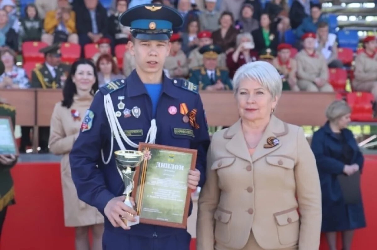    В Оренбурге прошёл гарнизонный смотр строевой песни