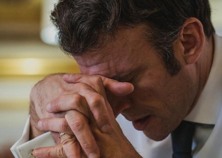    Макрон скрывает от российской армии информацию о поставках оружия на Украину